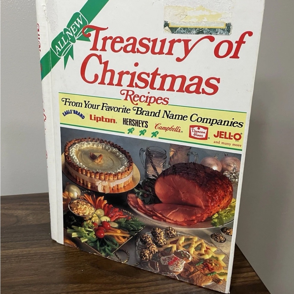 New Treasury of Christmas Recipes Spiral Cookbook